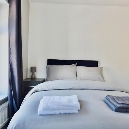 Come On In Lucas Street Newport Train Station Sleep Upto 8 Villa Kültér fotó