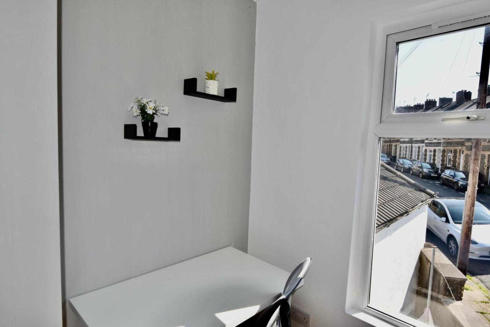 Come On In Lucas Street Newport Train Station Sleep Upto 8 Villa Kültér fotó
