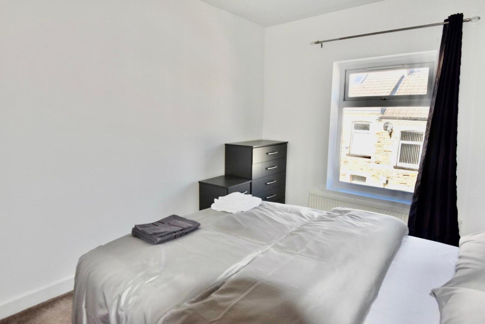 Come On In Lucas Street Newport Train Station Sleep Upto 8 Villa Szoba fotó
