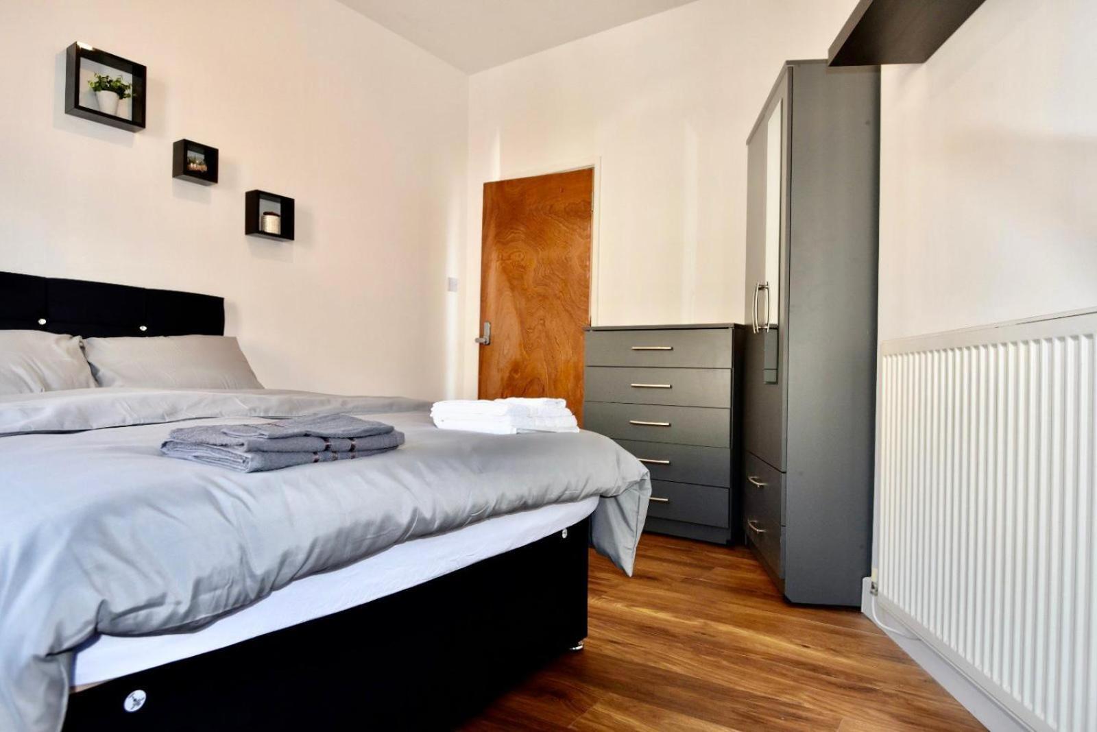 Come On In Lucas Street Newport Train Station Sleep Upto 8 Villa Szoba fotó